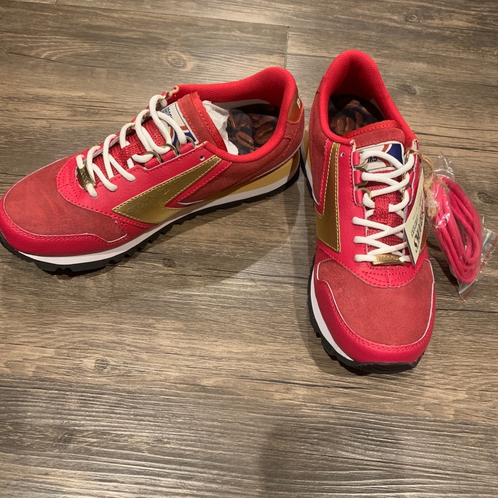Women’s Brooks Chariot Running Shoes